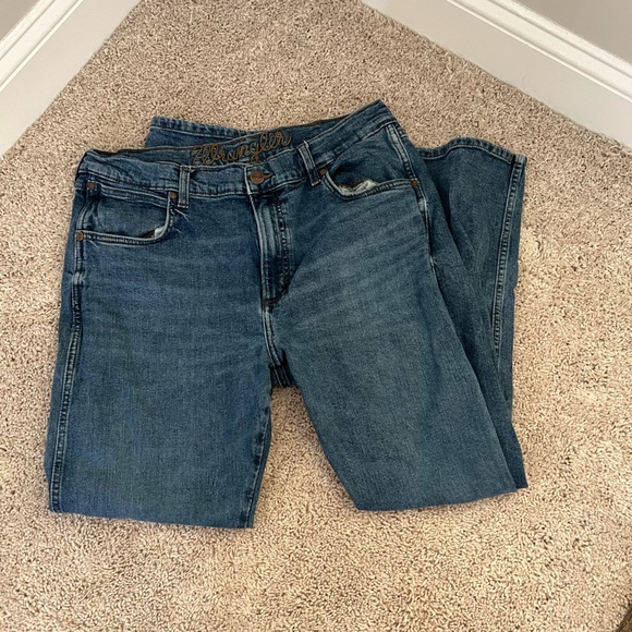 Men’s Wrangler Jeans - Picture 2 of 3